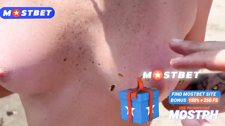 Русская пара трахается на пляже и на балконе отеля в Таиланде