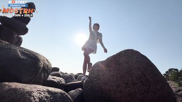 Привез на шашлыки и выебал рыжую в купальнике на пляже