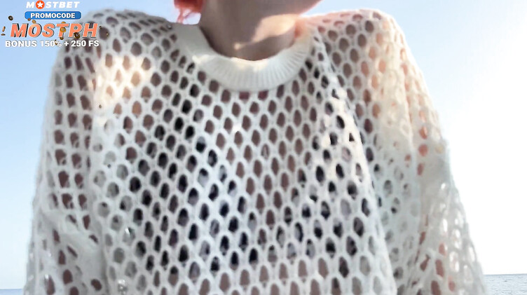 Привез на шашлыки и выебал рыжую в купальнике на пляже