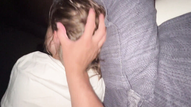 Крупным планом: Втихаря перепихнулся и кончил на трусы сводной сестры