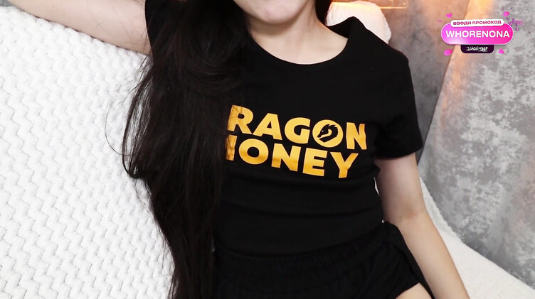 На диване: Сводная сестра за оплату аренды квартиры ебется с братом вместо шлюхи