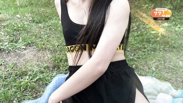 Публичный трах студентки на пикнике в парке