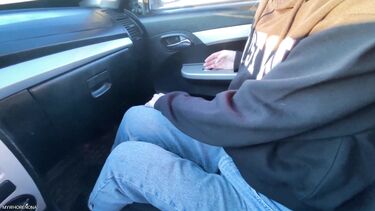 Покатал незнакомку на машине и прокатил на своем хуе