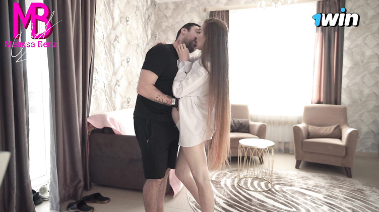 Беременная Мелисса Бенц изменяет мужу с ебарем