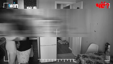 Трахается с ведущим ТВ-шоу в отместку мужу за измену