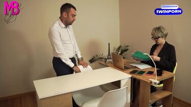 Страстный секс с русским психологом женщиной на приеме