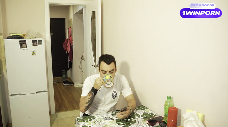 Извращенная русская мачеха втянула пасынка в свои БДСМ игры