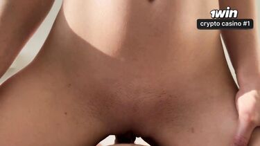 Мачеха учит пасынка пользоваться презервативом