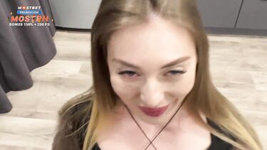 Мачеха в шубе отсосала хуй и оседлала пасынка верхом