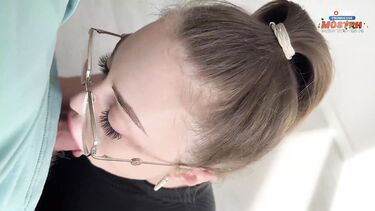 Семейный психолог отсасывает член и трахается с женатым пациентом