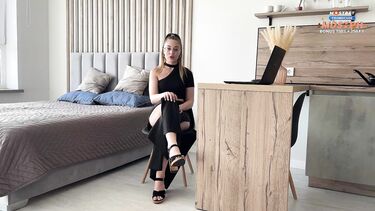 Семейный психолог отсасывает член и трахается с женатым пациентом