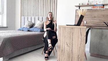 Семейный психолог отсасывает член и трахается с женатым пациентом