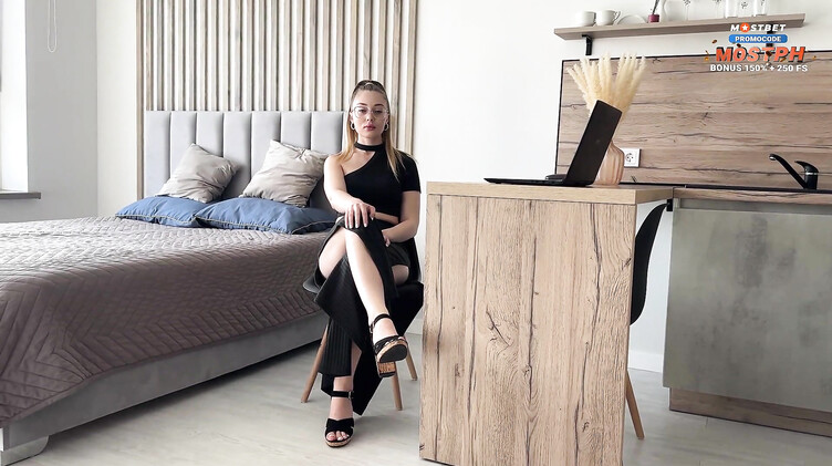 Любовница: Семейный психолог отсасывает член и трахается с женатым пациентом