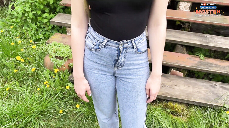 На даче: Дал в рот соседке по даче и трахнул ее раком на участке