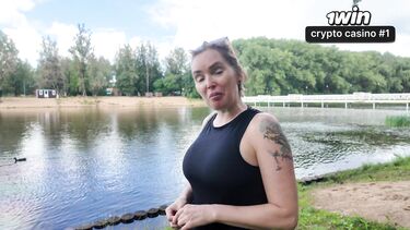 Зрелая мамка соблазнила на секс молоденького дружка своего сына