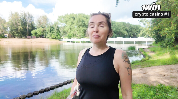 Pornhub Exclusive: Зрелая мамка соблазнила на секс молоденького дружка своего сына