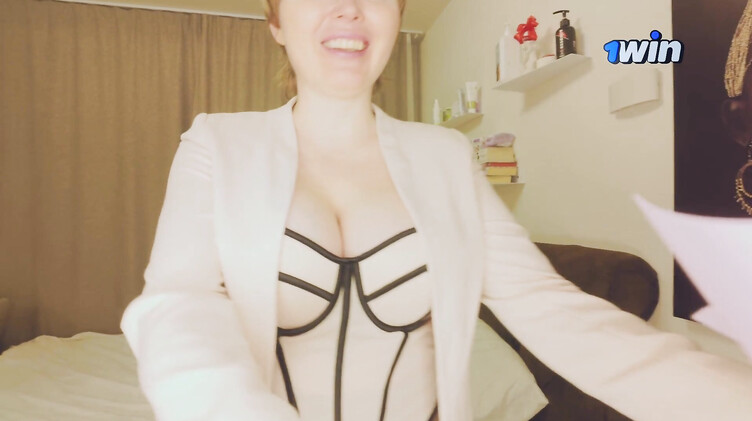 Парень исполнил свою давнюю сексуальную фантазию - секс с училкой