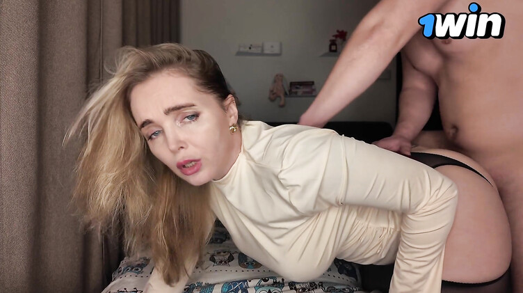 Мачеха ебется с ректором ради сессии пасынка