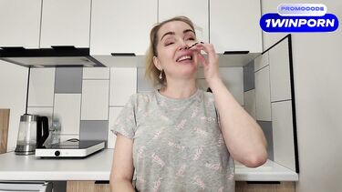 Новый сосед хотел попросить приправу, а получил секс со зрелой соседкой