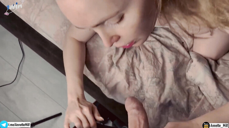 Зрелая русская мачеха в хорошем настроении трахается с пасынком