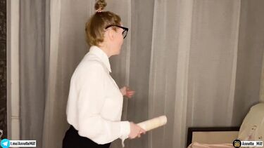 Риэлторша ебется с клиентом, впаривая квартиру без ремонта