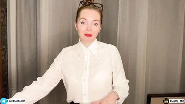 Риэлторша ебется с клиентом, впаривая квартиру без ремонта