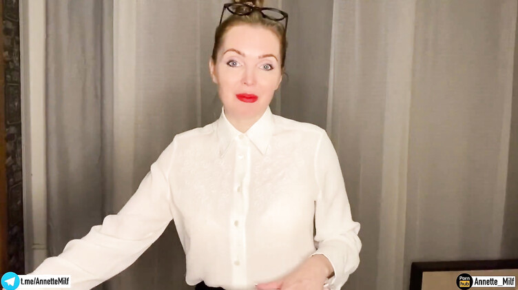 Риэлторша ебется с клиентом, впаривая квартиру без ремонта