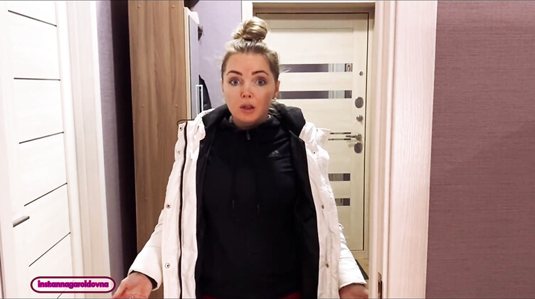 Членом в пизде успокоил голодную истеричку мачеху