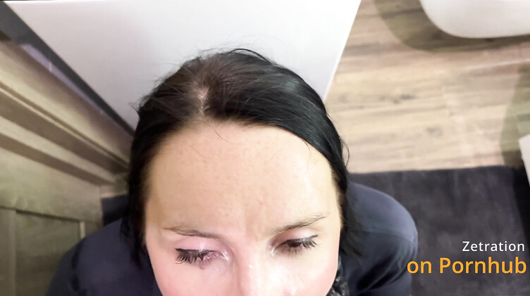 Вызвал клининг и получил от уборщицы минет и доступ к киске