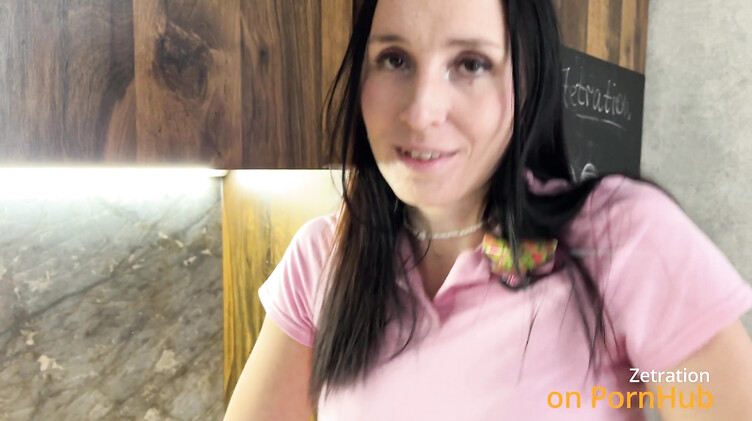 Zetration: Антистресс от измены: брюнетка сосет член друга после измены мужа