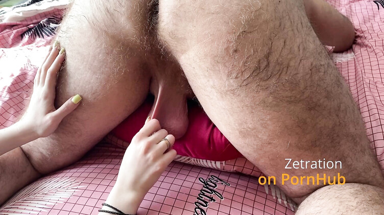 Отлизала волосатую жопу мужику в позе раком