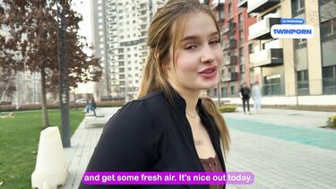 Студентка изменяет своему парню за деньги с незнакомцем