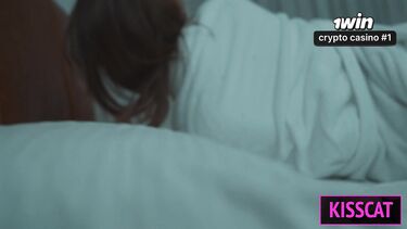 Инцест секс с окончанием в киску мачехи помог уснуть пасынку