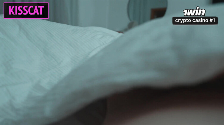 Инцест секс с окончанием в киску мачехи помог уснуть пасынку