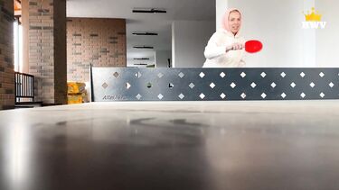 Фистинг пизды и ебля раком на балконе с тренером по пинг-понгу