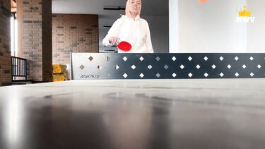 Фистинг пизды и ебля раком на балконе с тренером по пинг-понгу