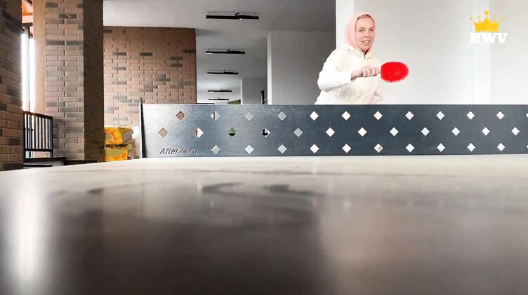 Фистинг пизды и ебля раком на балконе с тренером по пинг-понгу