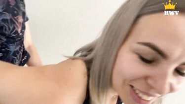 Жена наврала мужу о пробежке и трахается в подъезде с соседом