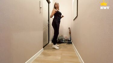 Жена наврала мужу о пробежке и трахается в подъезде с соседом