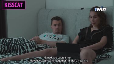 Мачеха и пасынок-девственник повторили увиденное в порно