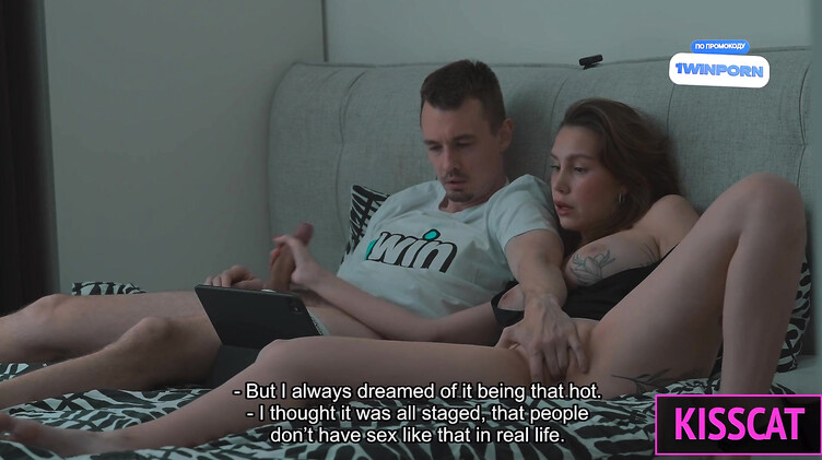 Мачеха и пасынок-девственник повторили увиденное в порно