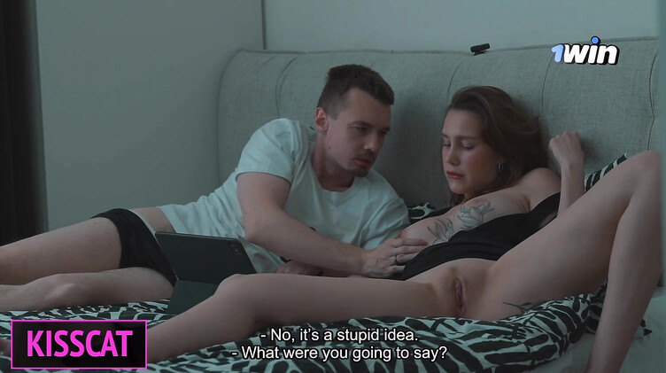 Мачеха и пасынок-девственник повторили увиденное в порно