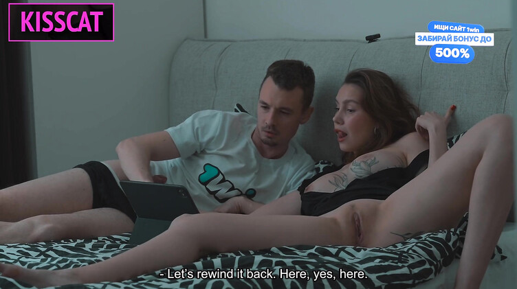 Мачеха и пасынок-девственник повторили увиденное в порно