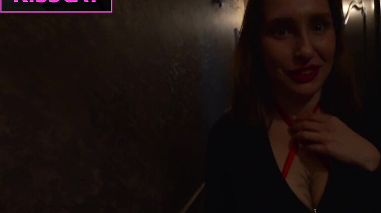 Муж куколд присоединился к жене с любовником для МЖМ секса втроем