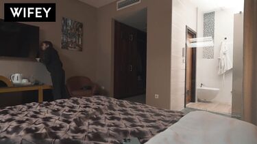 Подарок на днюху для куколда - ебля с молодым любовником