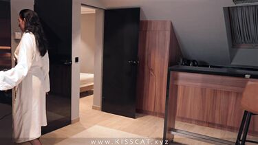 Kisscat: Пасынок в маске жестко доебал мачеху после парня по вызову