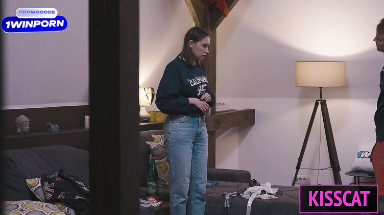 Уборщица оказалась выебанной заказчиком в рот и киску