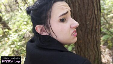 Обильно обкончал пизду незнакомке, снятой в парке