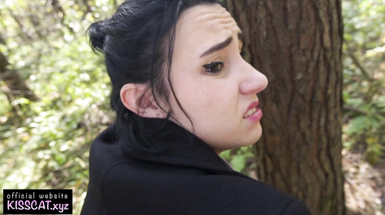 Обильно обкончал пизду незнакомке, снятой в парке