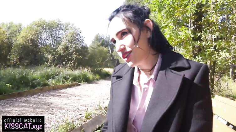Kisscat: Обильно обкончал пизду незнакомке, снятой в парке
